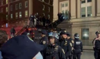 कोलंबिया यूनिवर्सिटी: गिरफ़्तार छात्रों का प्रदर्शनकारियों ने ऐसे बढ़ाया हौसला