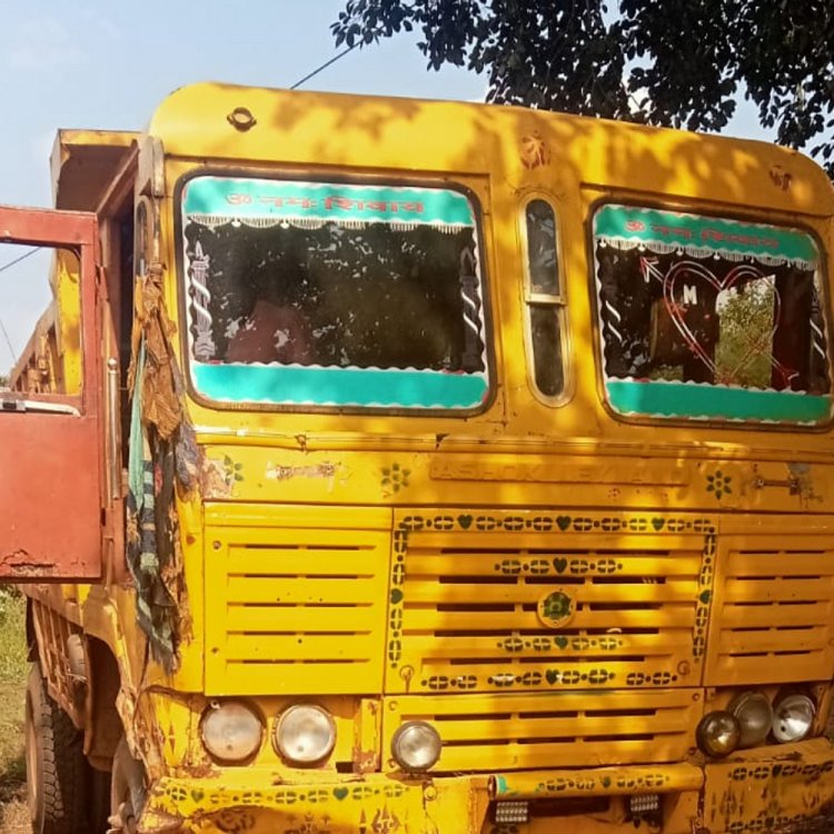 शिवपुरी में अवैध खनन पर कलेक्टर सख्त:मुक्तिधाम व कठमई में हो रही थी लाल मुरम की खुदाई; 3 डंपर जब्त, 6 के खिलाफ मामला दर्ज