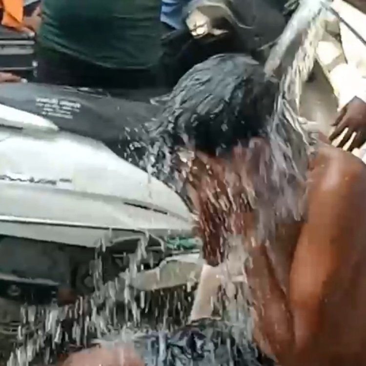 टीकमगढ़ जिले के तहसील दफ्तर में आत्महत्या का प्रयास:तहसीलदार ने पुलिस बुलाकर नहलवाया; पीड़ित ने भाजपा नेता पर लगाए प्रताड़ित करने के आरोप