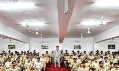 पीटीएस भौंरी में कस्टम इंस्पेक्टरों के लिए ट्रेनिंग सत्र:नवीन राय बोले इंसान तर्कसंगत निर्णय नहीं लेते, उनके फैसलों में पूर्वाग्रह काम करता है