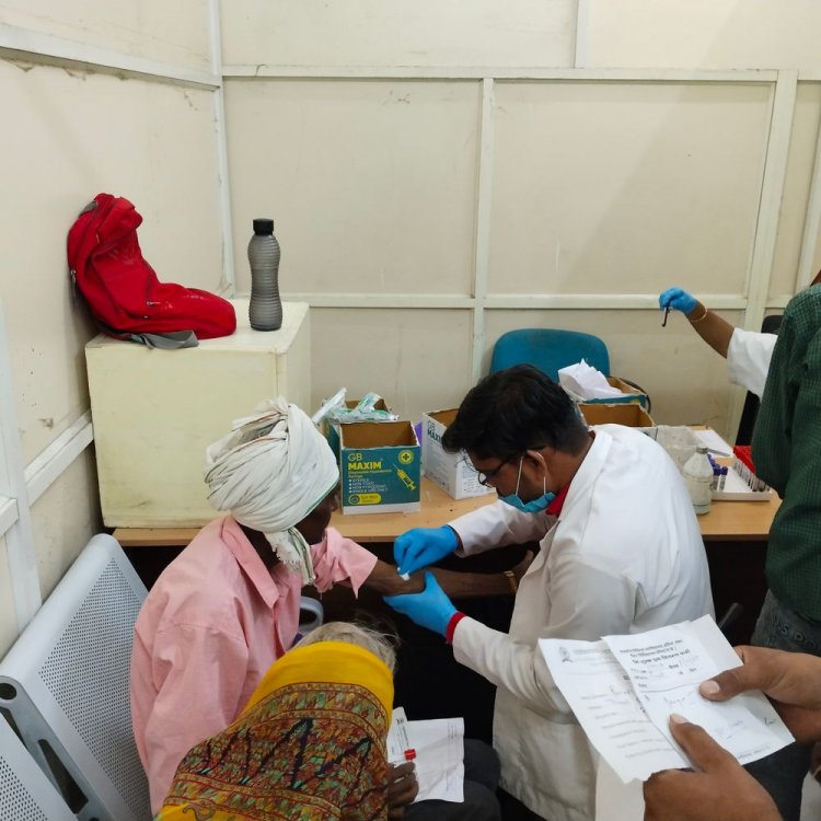 दतिया में डेंगू के 141 केस सामने आए:पिछले 15 दिनों में 20 नए मरीज, लोग बोले- लार्वा सर्वे में निभाई जा रही औपचारिकता