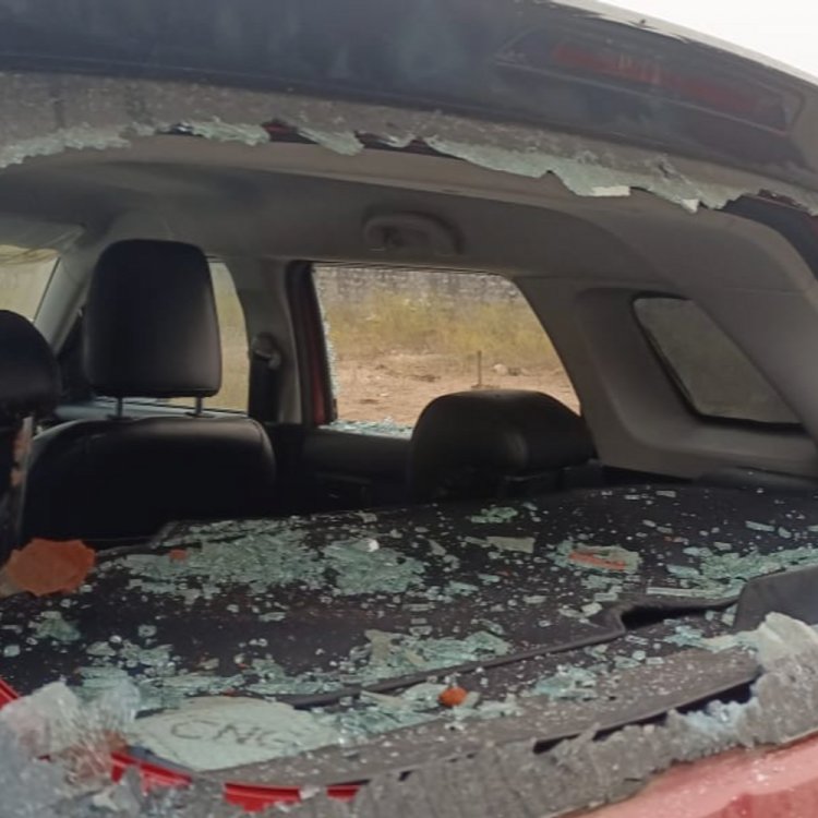 मामूली बात पर दो पड़ोसियों में झगड़ा, फायर किया:घटना में एक महिला और पुरुष गंभीर रूप से घायल, कार के अंदर झांकने को लेकर हुआ विवाद