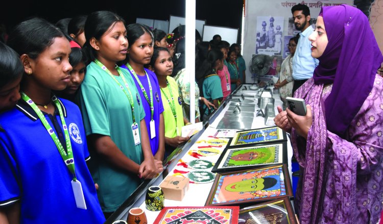 पाली महोत्सव में बालको की स्व-सहायता समूह महिलाओं ने परोसे छत्तीसगढ़ी व्यंजन