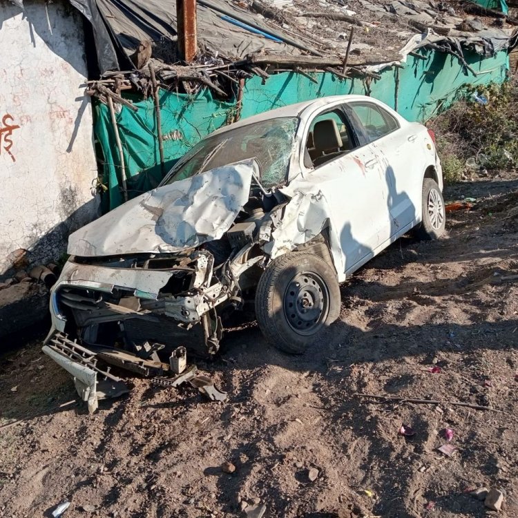 तीन सड़क हादसों में पति-पत्नी और गाय की मौत:उदयपुरा में बाइक-जीप की टक्कर; देवरी में झोपड़ी में घुसी कार, 4 घायल