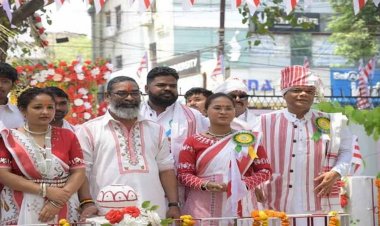 रांची में सरहुल की धूम,  सीएम सोरेन आदिवासी छात्रावास में आयोजित कार्यक्रम में हुए शामिल,  दो दिन छुट्टी का एलान
