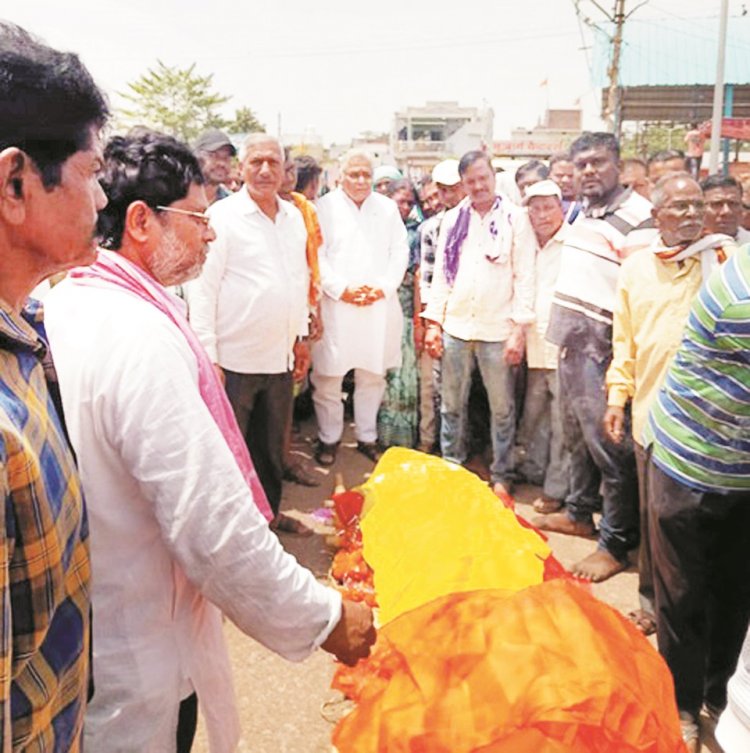 शैलेन्द्र की मौत, परिवारजनों से मिले अरुण वोरा