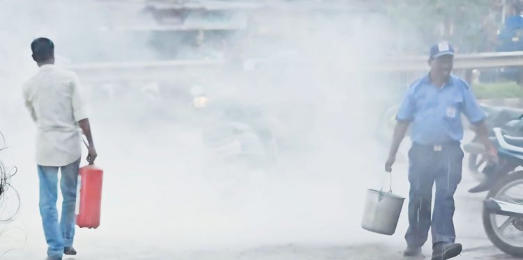 पंप में पेट्रोल डलाने आए स्कूटी में लगी आग