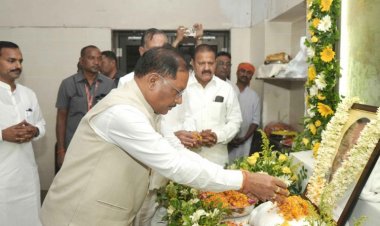 मुख्यमंत्री श्री विष्णु देव साय ने पूर्व विधानसभा उपाध्यक्ष स्वर्गीय श्री बनवारी लाल अग्रवाल को दी श्रद्धांजलि.