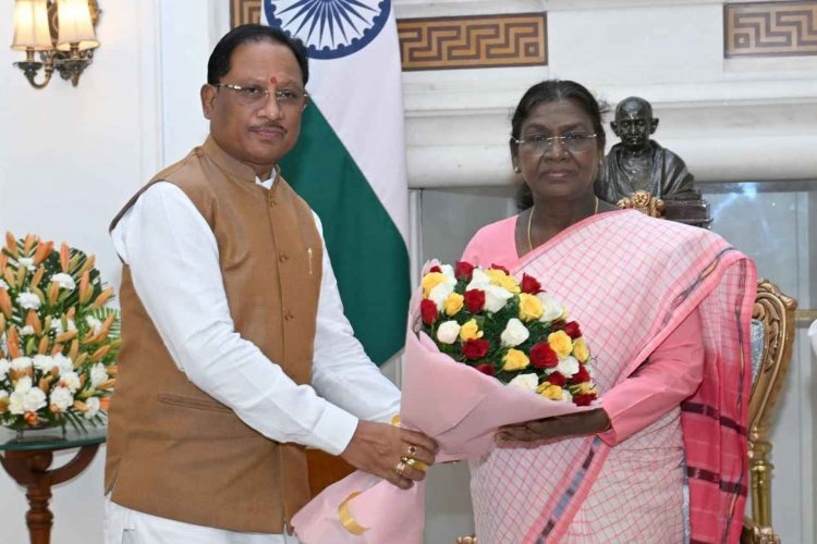 मुख्यमंत्री विष्णुदेव साय ने नई दिल्ली में राष्ट्रपति द्रौपदी मुर्मू से की सौजन्य भेंट.