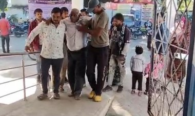 कार-बाइक की टक्कर से छात्रा और बुजुर्ग घायल:मोहन बड़ोदिया में दो सड़क हादसे; घायलों को अस्पताल में भर्ती कराया