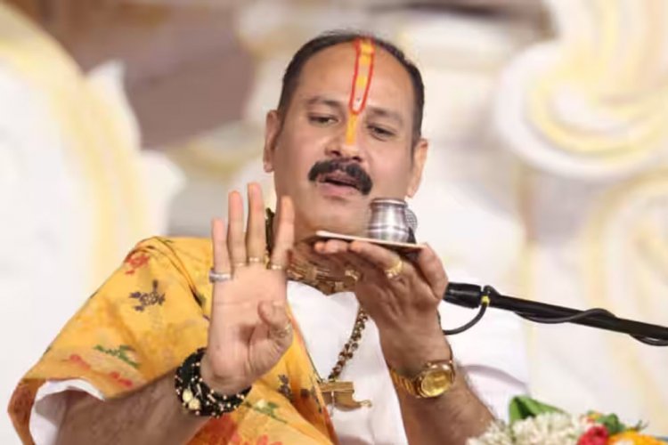 पंडित प्रदीप मिश्रा की कथा सुनते समय महिला को आया कार्डियक अरेस्ट, सांसें थम गईं