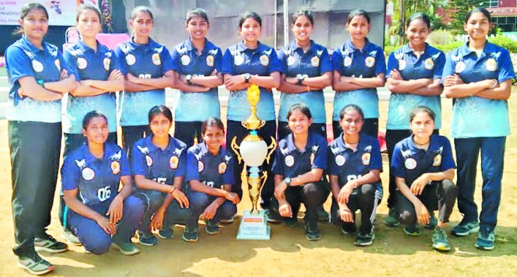 ईस्ट जोन अंतर-विवि खो-खो स्पर्धा में उत्कृष्ट प्रदर्शन से पीआरएसयू महिला टीम आयी तृतीय